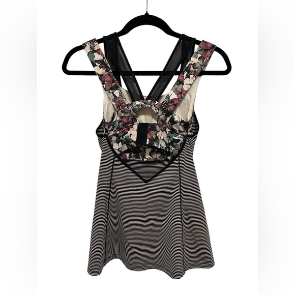 Lululemon Size 4 Tank Top with Built In Bra Lululemon Super Sport Tank # W1M53S. - Picture 5 of 8